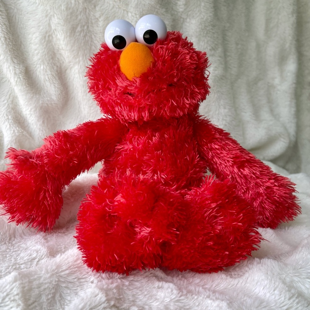 ** SOLD**Gund ‘Sesame Street’ Elmo
